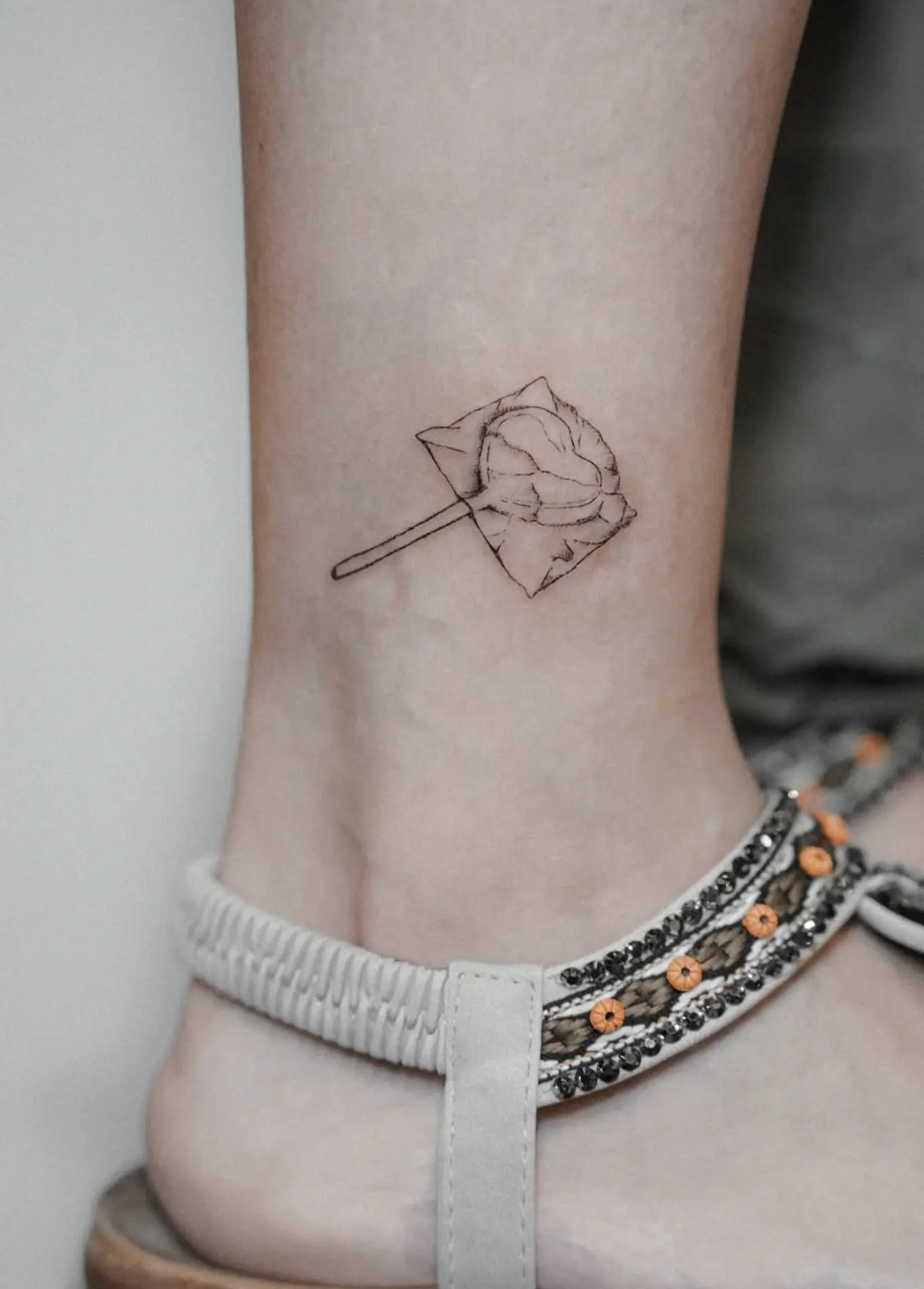 fine line tattoo fading