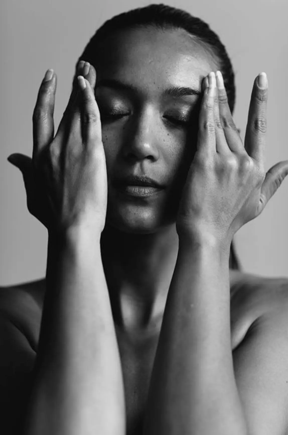 face sculpting with makeup